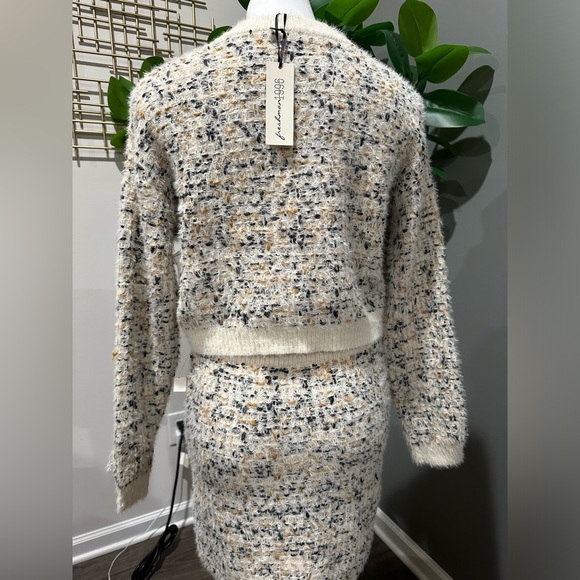 NEW Freshman 1996 Women’s tweed fuzzy sweater and skirt set Large - Picture 2 of 9